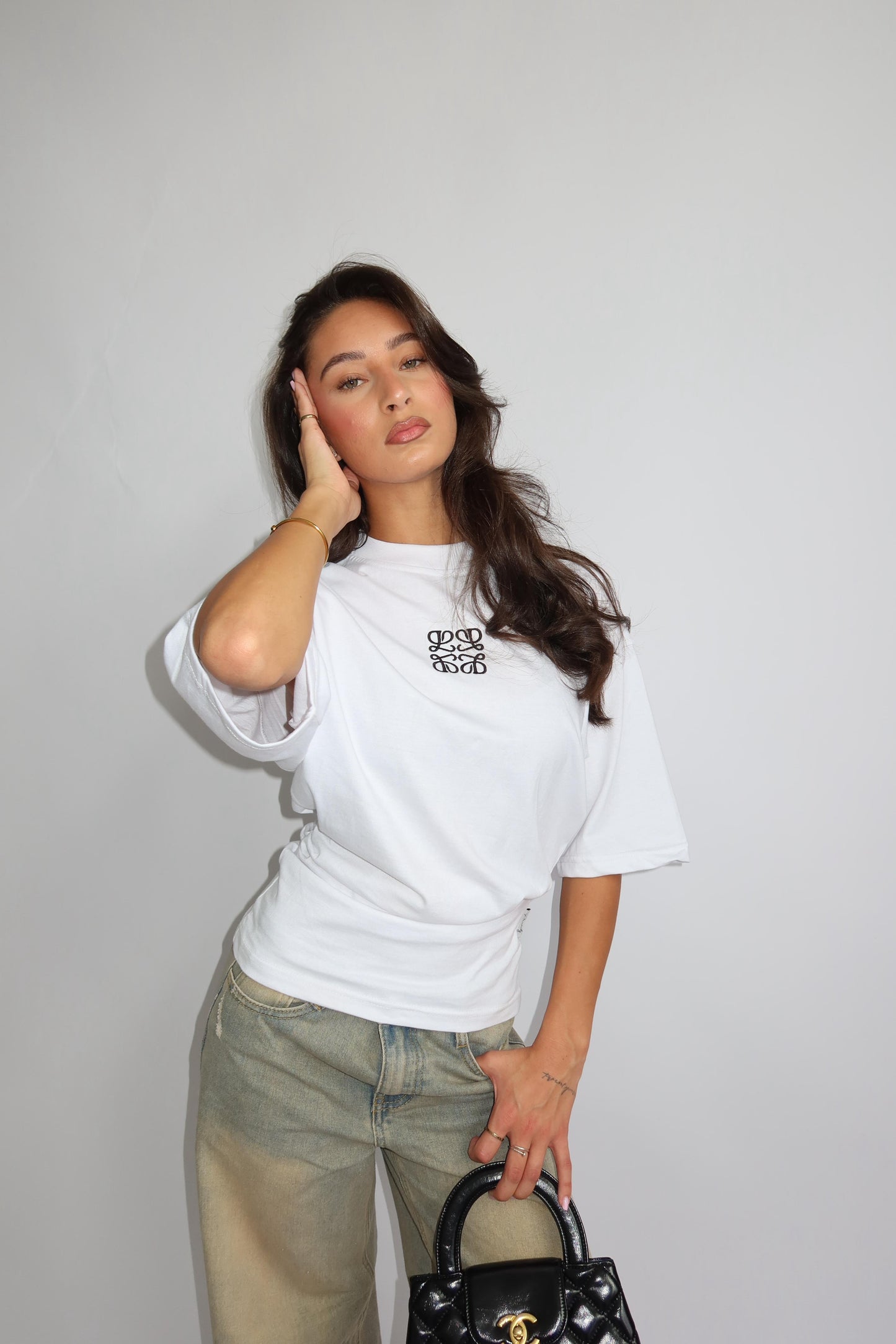 PREMIUM PRIORITY SNATCHED TEE - WHITE