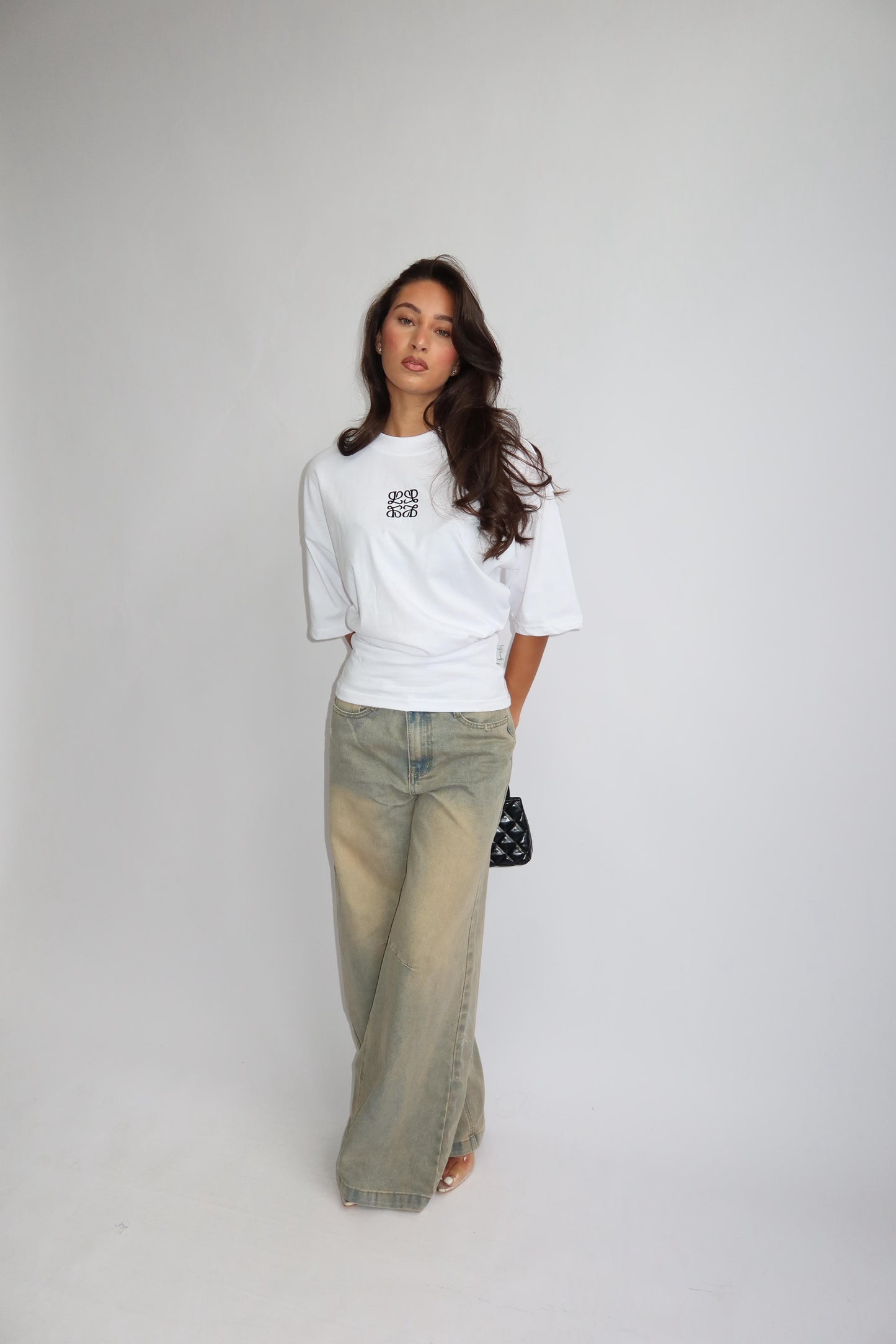 PREMIUM PRIORITY SNATCHED TEE - WHITE
