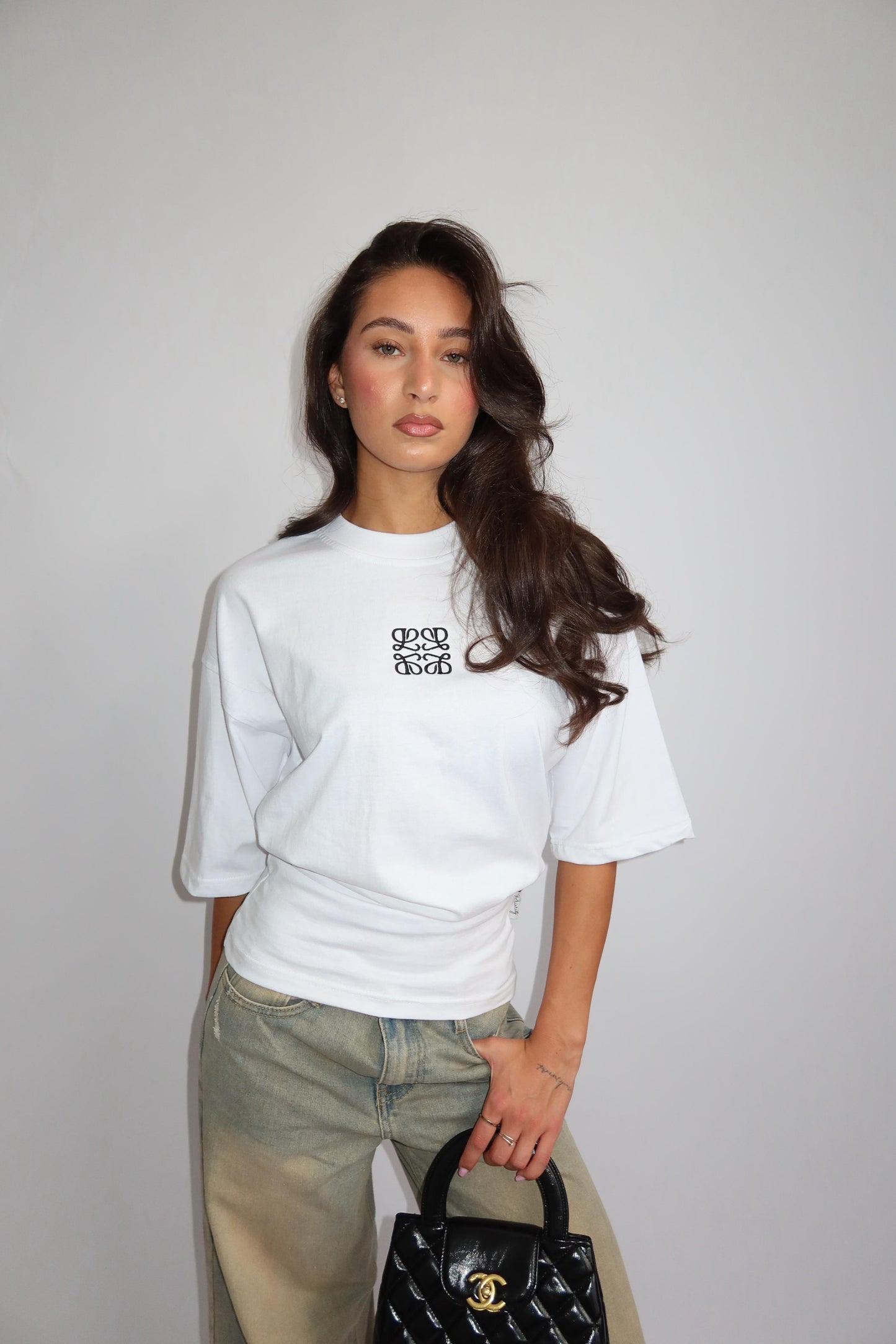 PREMIUM PRIORITY SNATCHED TEE - WHITE